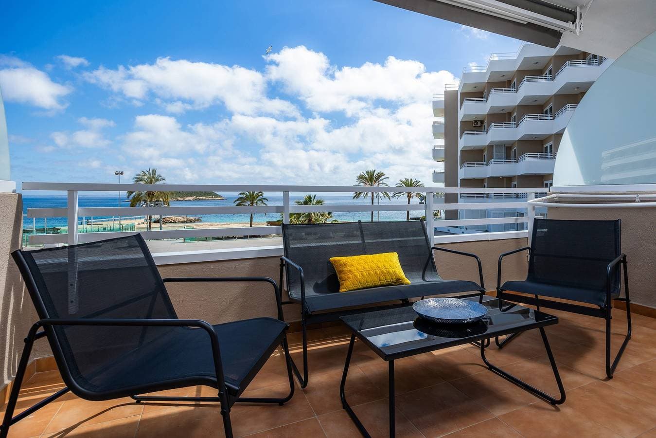 Foto 4 von 27: Ferienwohnung 'First Line Mediterranean' mit Meerblick, WLAN und Klimaanlage