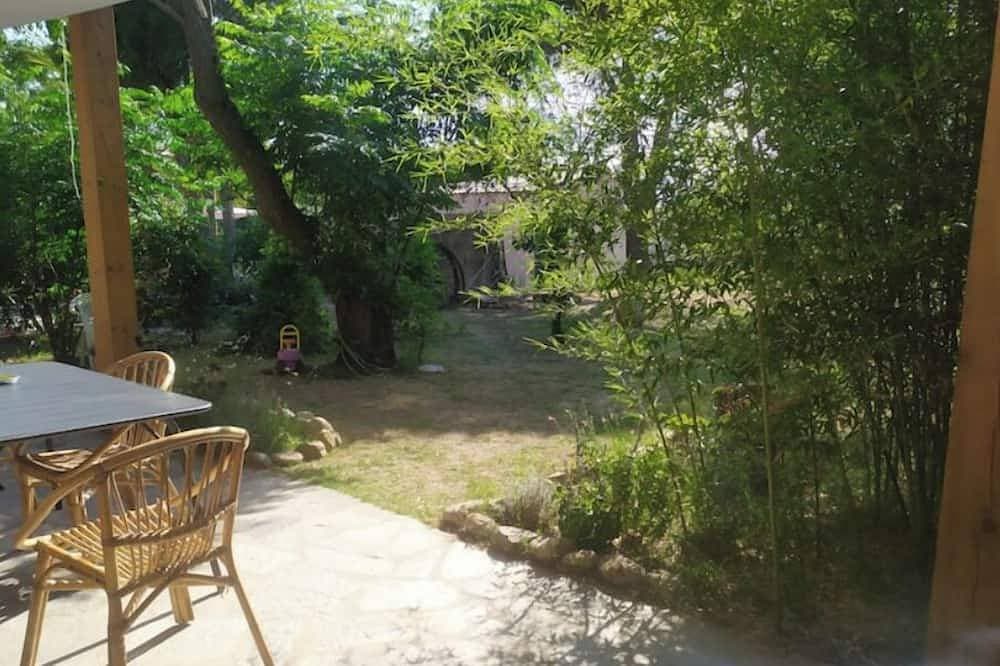 Charming old stone farmhouse between sea and lake mountains 1
