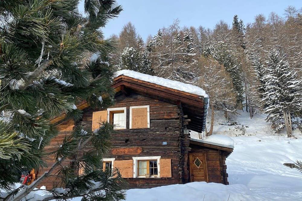 Foto 6 von 19: Chalet ça me Suffit, mein kleines Paradis -Aussen : kleines 2-stöckiges Chalet für 2 Personen am Anf