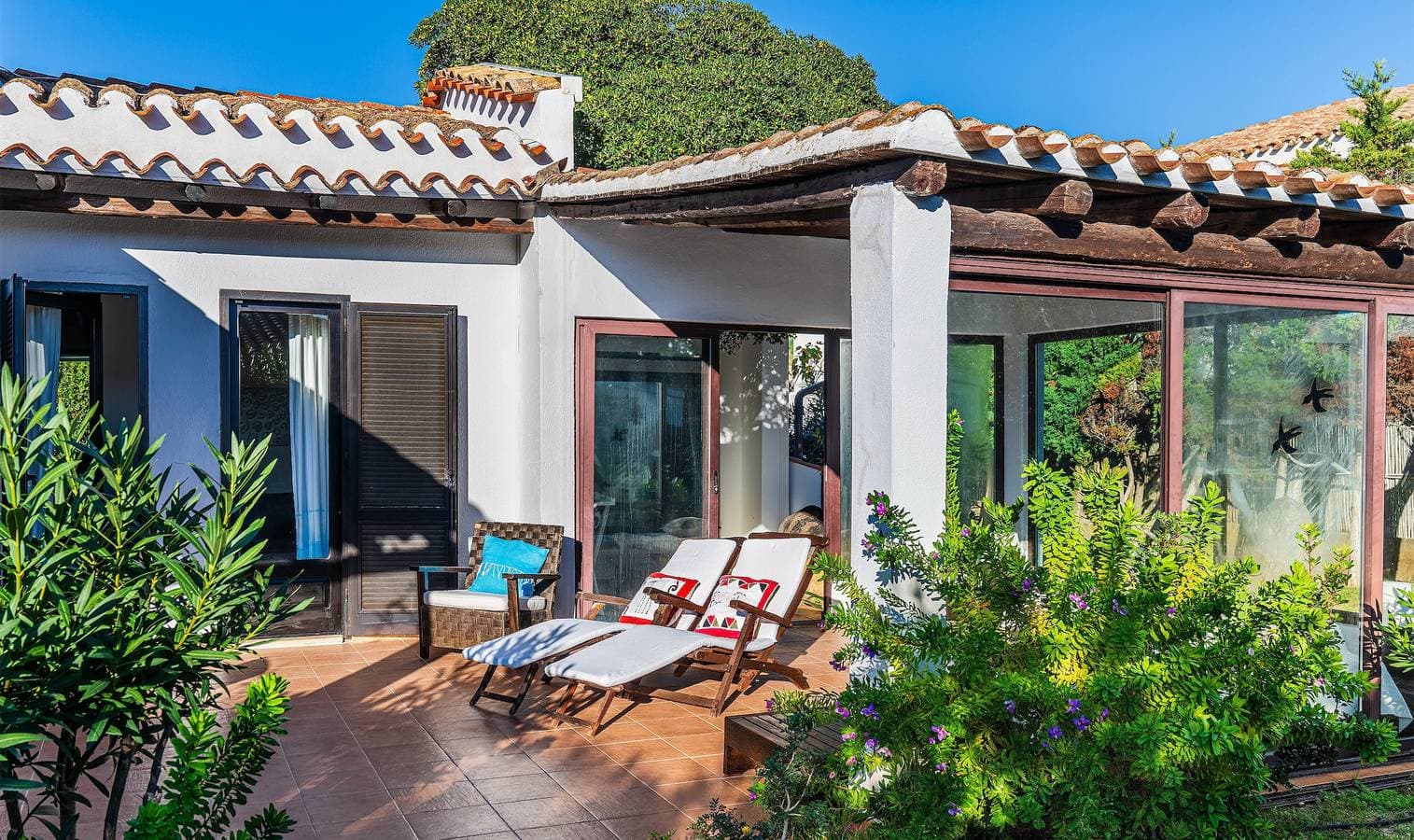 Foto 3 von 27: Villa '12' mit privater Terrasse, WLAN und Klimaanlage