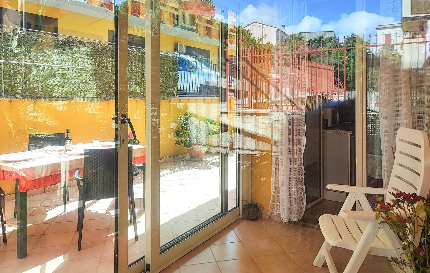 Foto 12 von 21: Gemütliche Ferienwohnung mit WLAN, Klimaanlage und Parkplatz, 1,5 km vom Strand Pietrarossa entfernt
