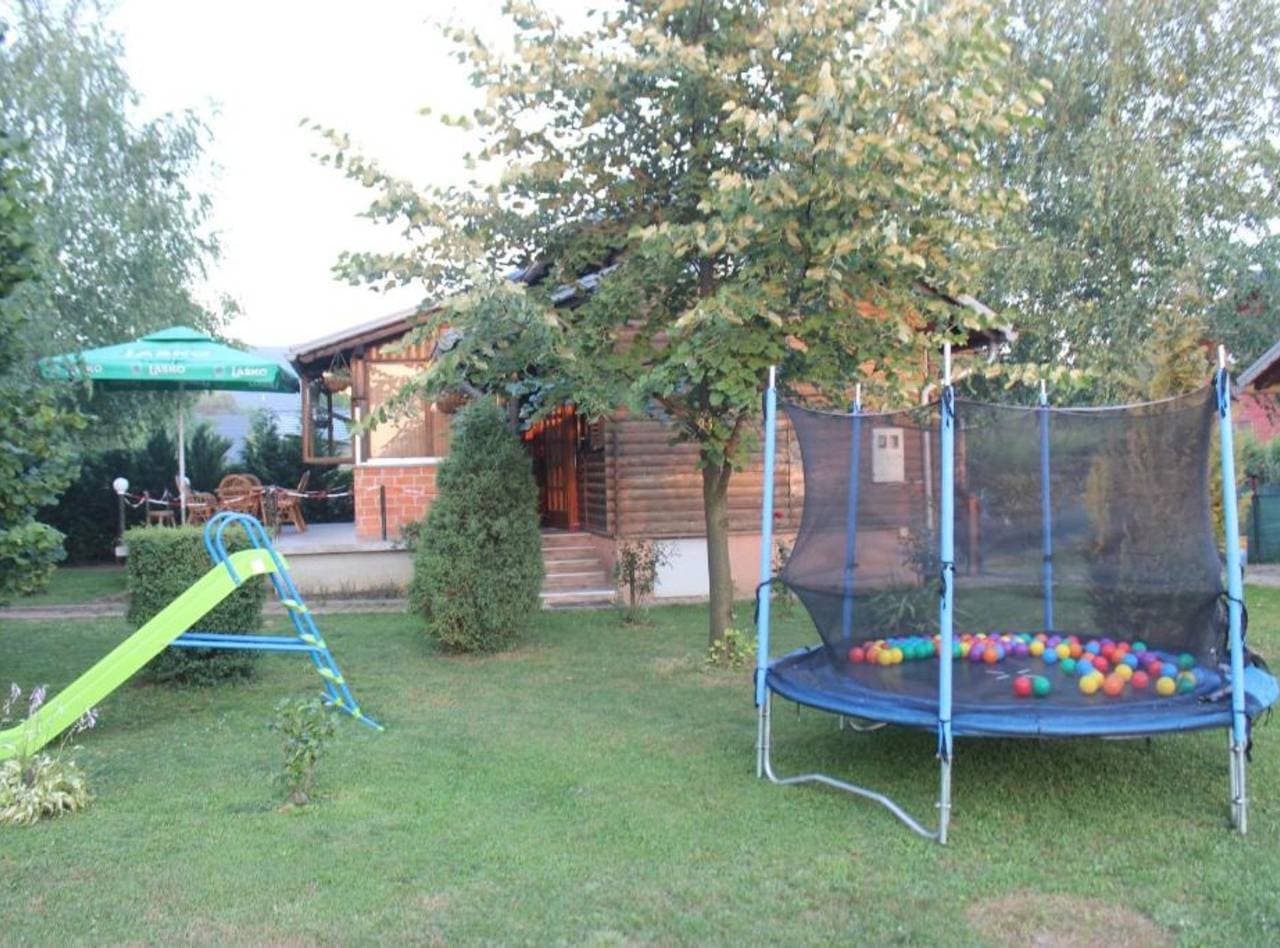 Foto 11 von 35: Ferienhaus für 10 Personen mit Garten