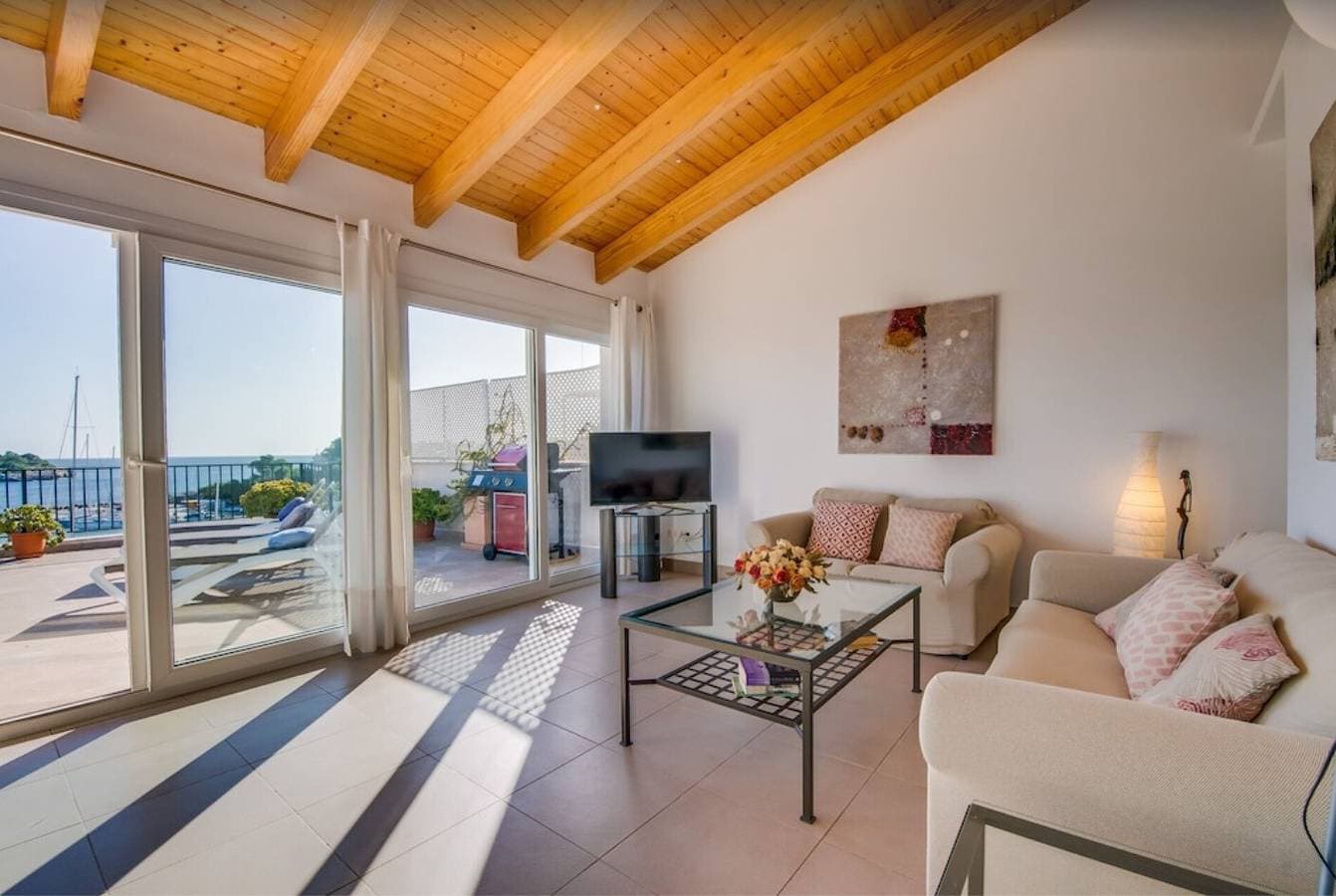 Foto 7 von 24: Penthouse "Es Port" direkt am Meer mit Meerblick, Bergblick, WLAN, Klimaanlage und Balkon