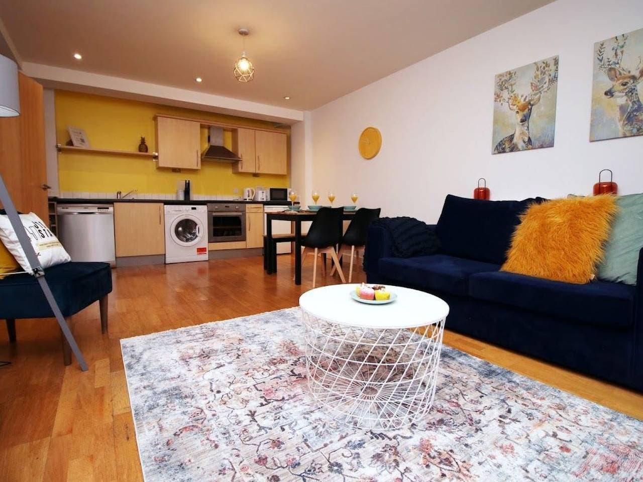 Foto 3 von 19: Zentrale Wohnung Bristol, 2 Betten, Balkon, Wi-Fi