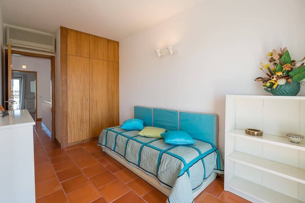 Foto 8 von 30: Ausgezeichnete Maisonette-Wohnung in der ersten Linie des Yachthafens von Lagos