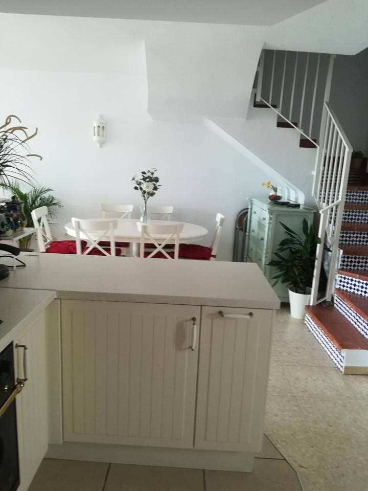 Foto 11 von 28: Three-Bedroom House