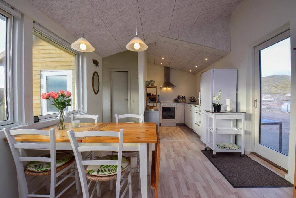 Foto 3 von 15: Modernisiertes, traditionelles Sommerhaus – Nur 150 m zum Strand!