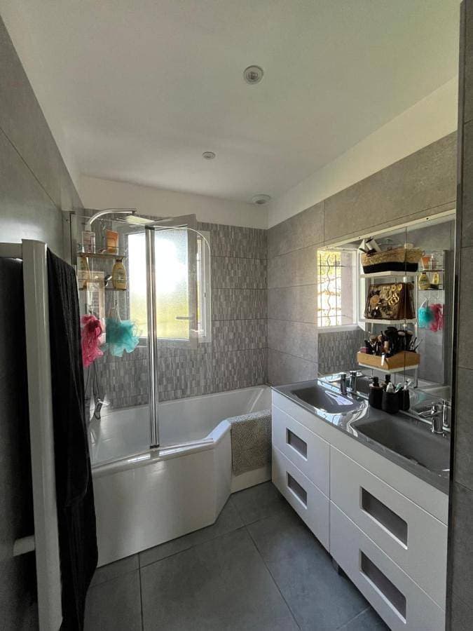 Foto 4 von 22: Three-Bedroom House