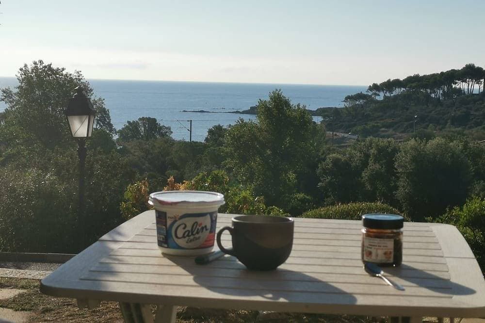 Foto 13 von 30: Exceptional Sea View - Jacuzzi - Garden - Air conditioning - Fiber at Cap Esterel