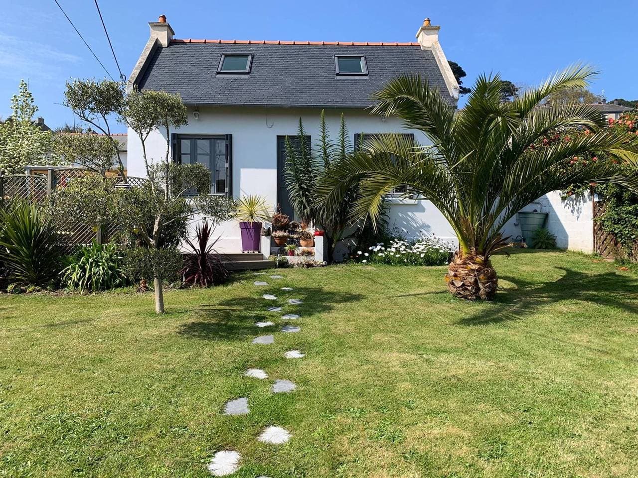 Charmantes 3*-Ferienhaus mit umschlossenem Garten, Terrasse & WLAN, 60m vom Hafen in Perros-Guirec 1