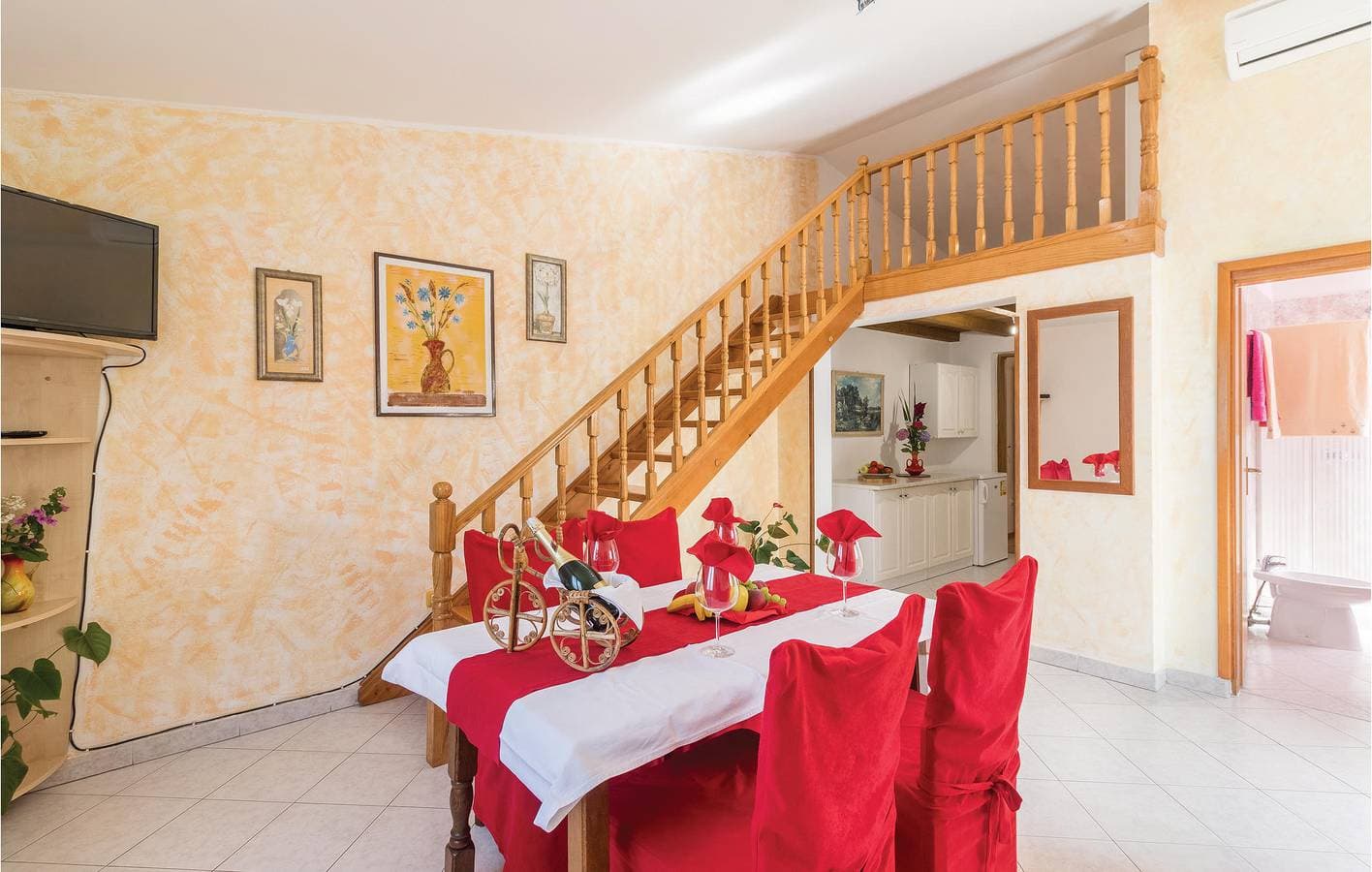 Foto 2 von 24: Gemütliche Ferienwohnung mit Terrasse, WLAN, Parkplatz, in der Nähe des Strandes von Brioni