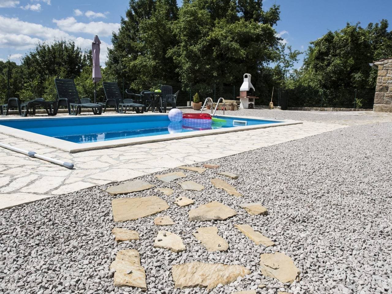 Foto 11 von 39: Mit eigenem Pool