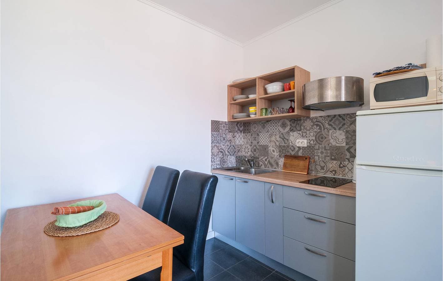 Foto 5 von 13: Gemütliche 1-Zimmer-Wohnung mit Terrasse, 400 m zum Strand und kostenlosen Parkplätzen