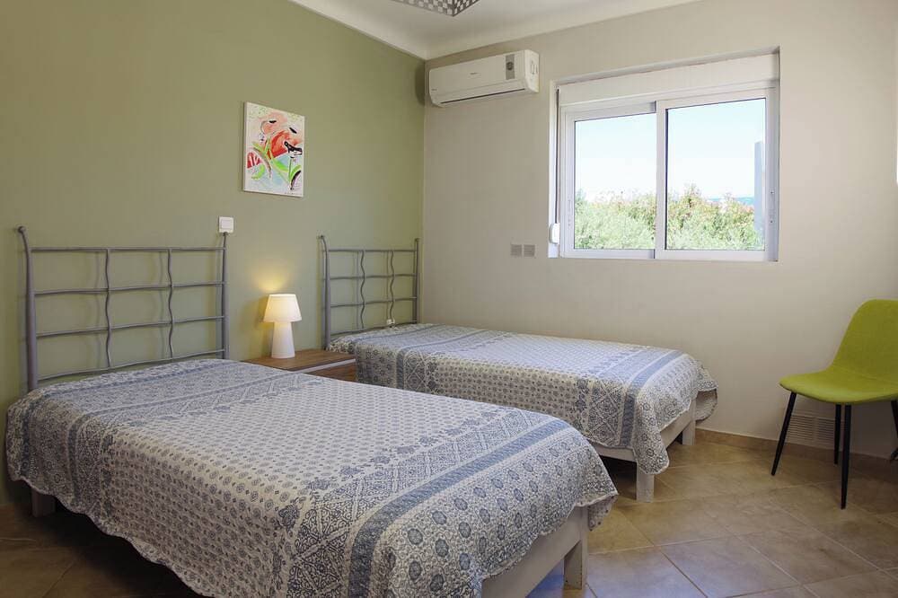 Foto 5 von 26: Cozy House with Swimming Pool Near the Sea