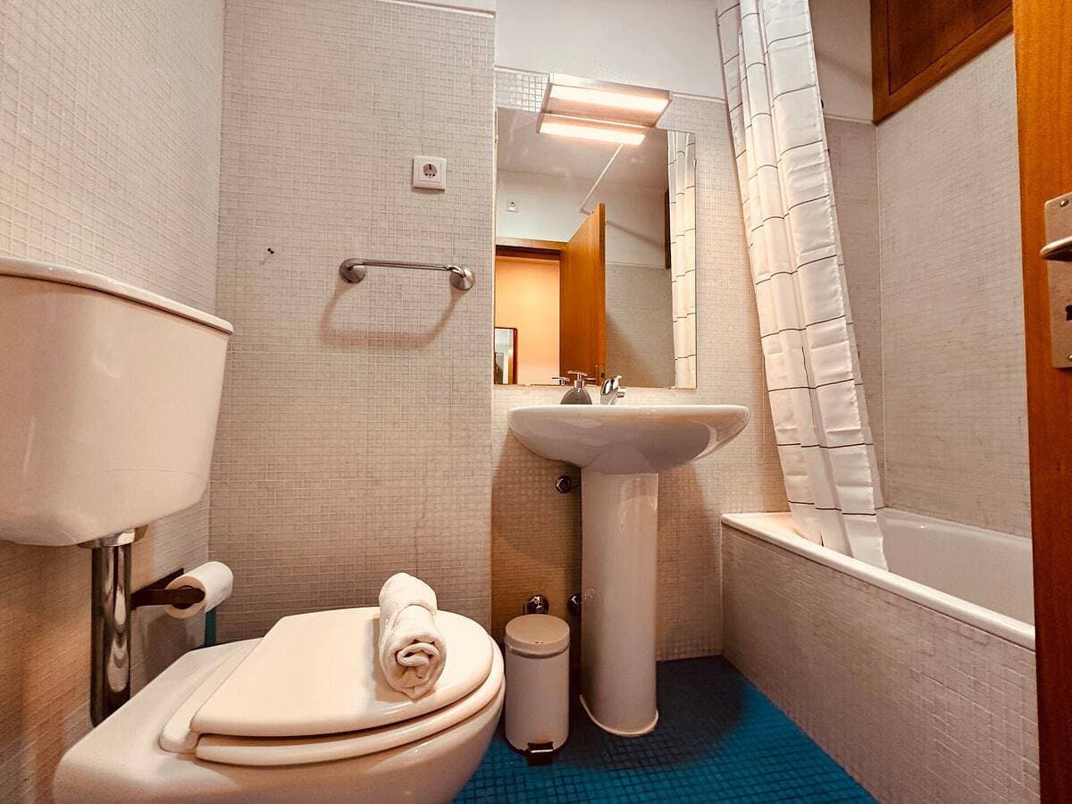Foto 8 von 18: Gemütliche Ferienwohnung in Nevogilde – 1 km vom Stadtzentrum entfernt, WLAN und Warmwasser!
