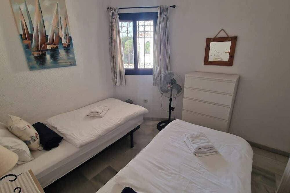 Foto 5 von 30: Condo with Pool & Mediterranean Views