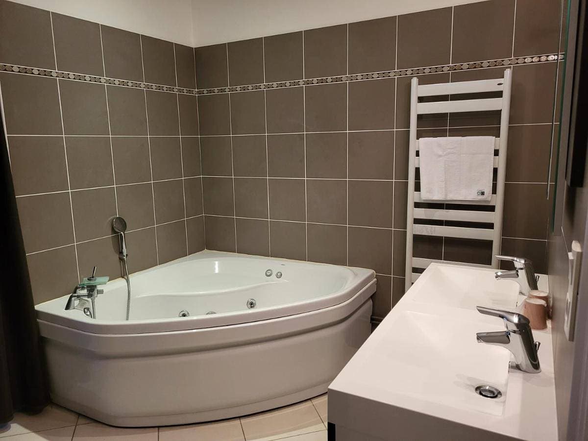 Foto 5 von 10: Double Room with Shower