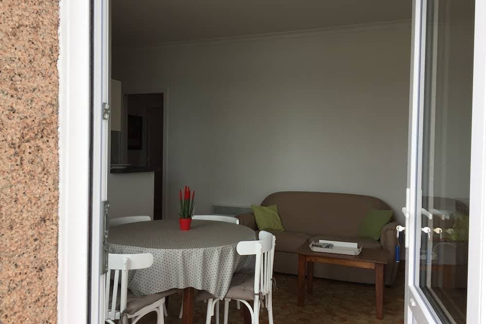 Foto 9 von 30: Ruhiges, helles, renoviertes Apartment mit Panoramablick auf das Meer am Strand von Trestraou