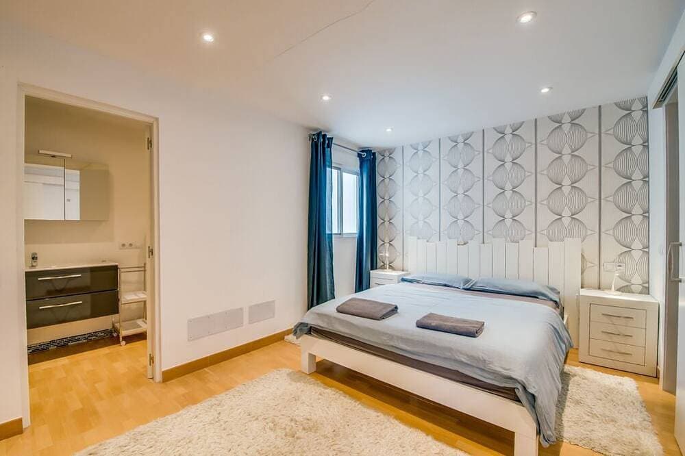 Foto 2 von 30: Super! Excl.moderne FeWo 150qm, direkt am Strand von S'illot, bis 4Pers. Wifi