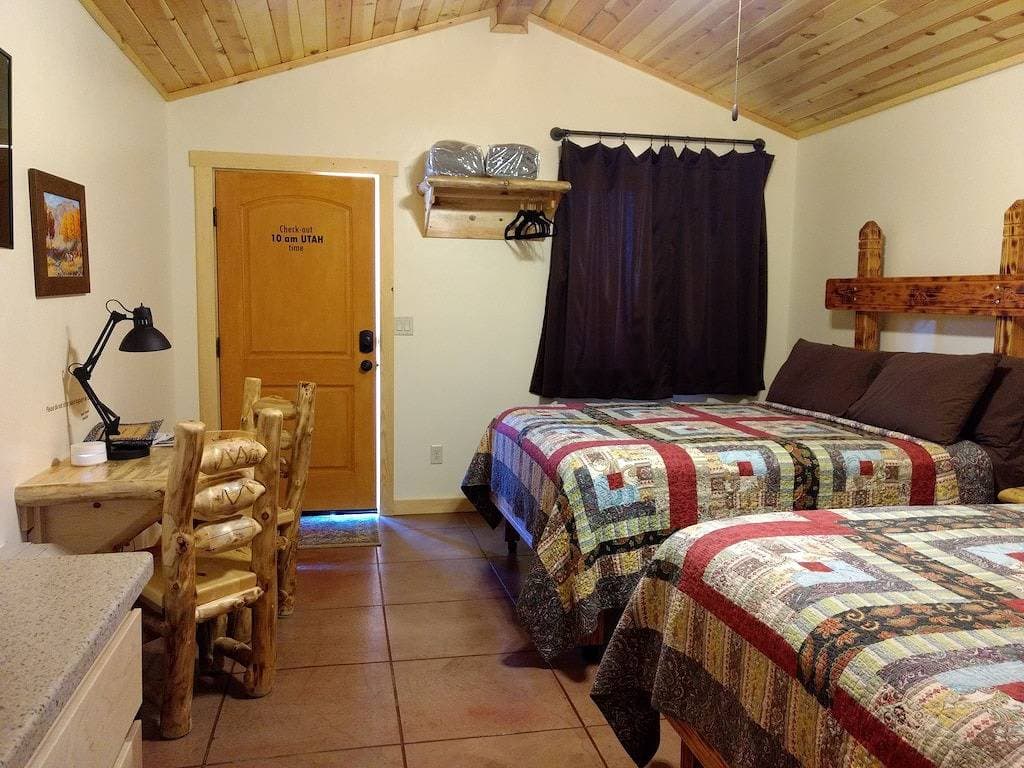 Foto 2 von 18: East Zion-Glendale Ranch Cabin 2
