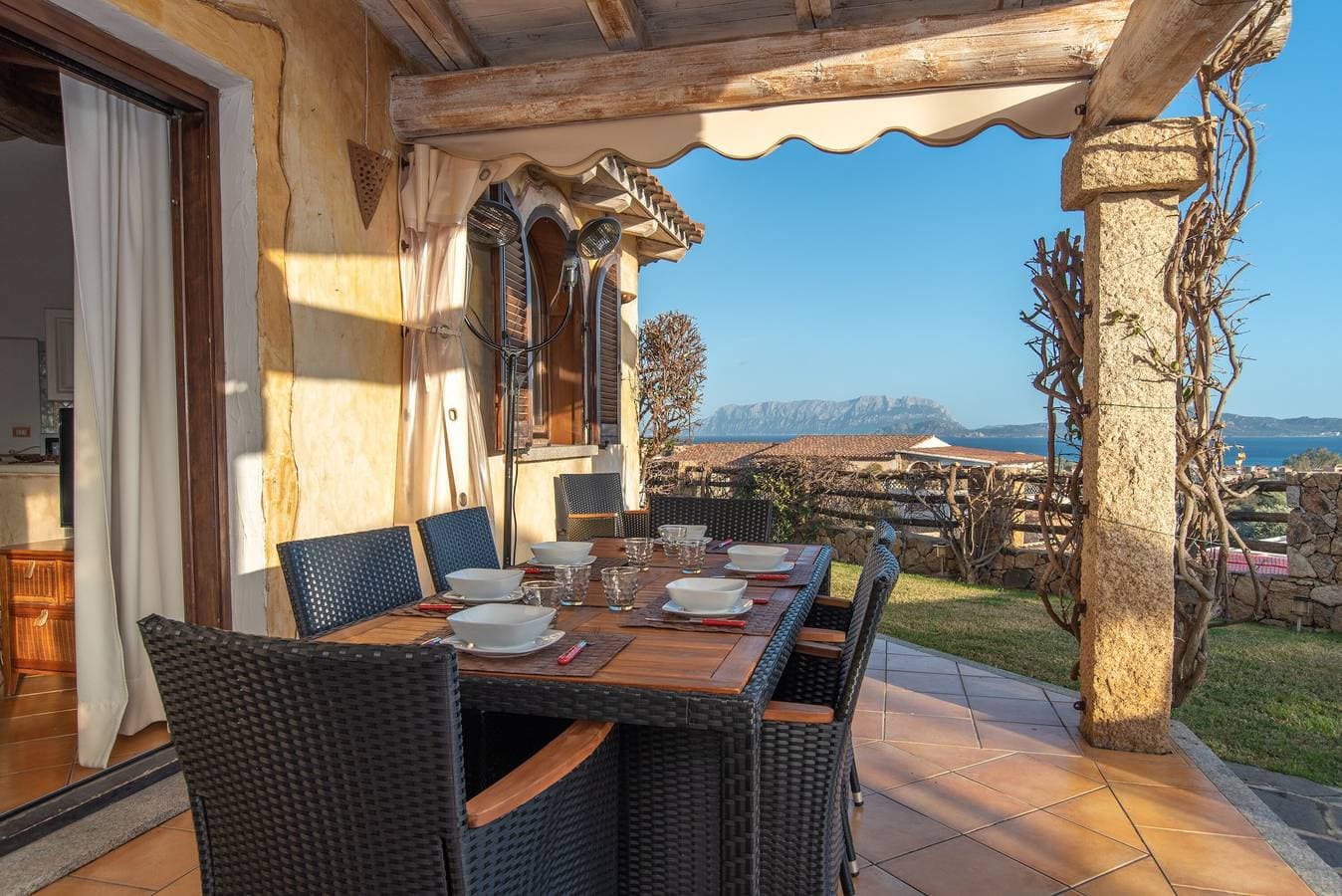 Foto 7 von 33: Villa mit privatem Pool und herrlichem Meerblick
