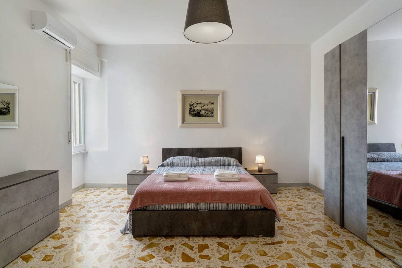 Foto 3 von 22: Ferienwohnung 'Casa Di Mieri' mit Bergblick, Wi-Fi und Klimaanlage