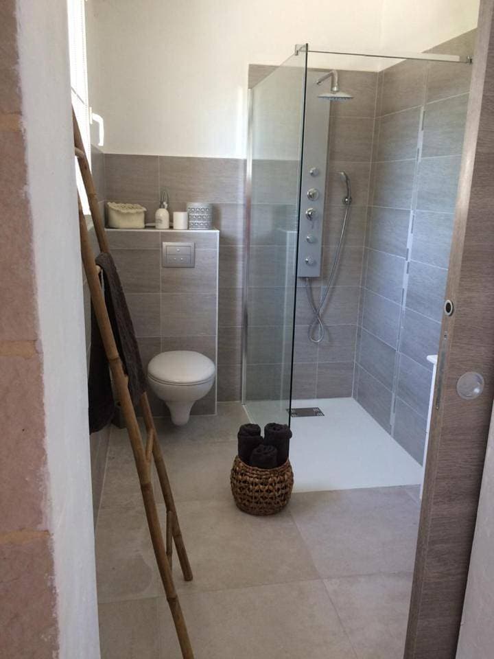Foto 7 von 9: Double Room with Private Bathroom