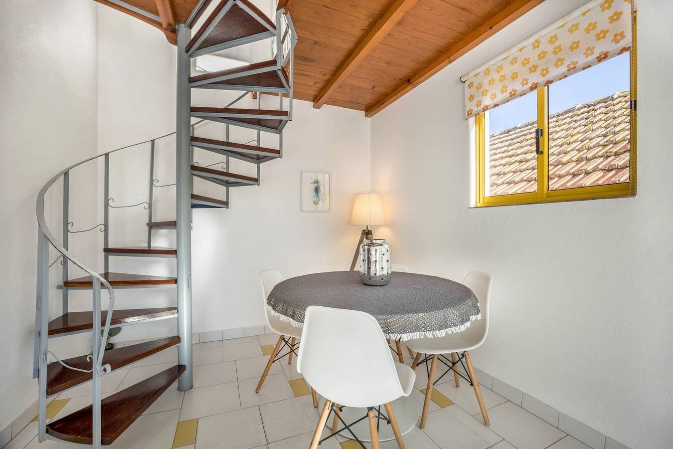 Foto 8 von 20: Ferienwohnung 'Apartamento Amarelo T1' mit Balkon und WLAN