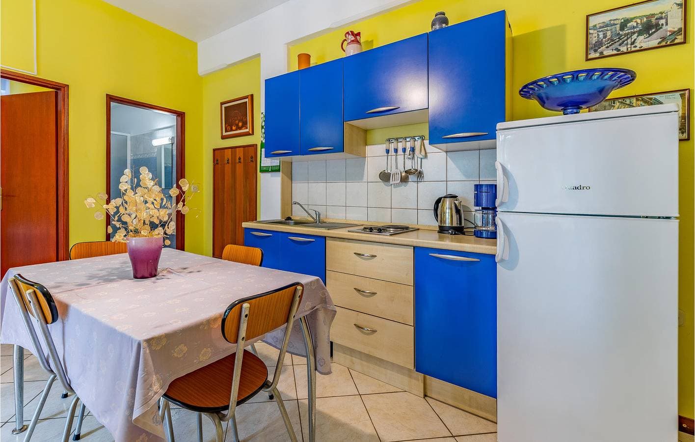 Foto 13 von 23: Gemütliche 1-Zimmer-Wohnung mit Terrasse in der Nähe des Strandes Bijela