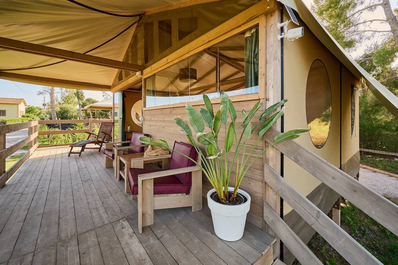 Foto 2 von 22: Einzimmerapartment 'Suite Glamping Vicino Al Mare' mit privater Terrasse und WLAN