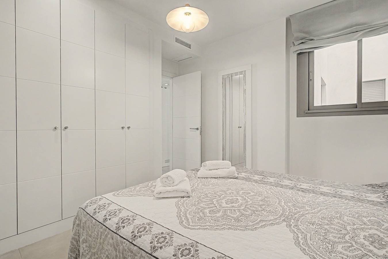 Foto 13 von 33: Ferienwohnung 'Panorama Beach' mit Meerblick, Wi-Fi und Klimaanlage