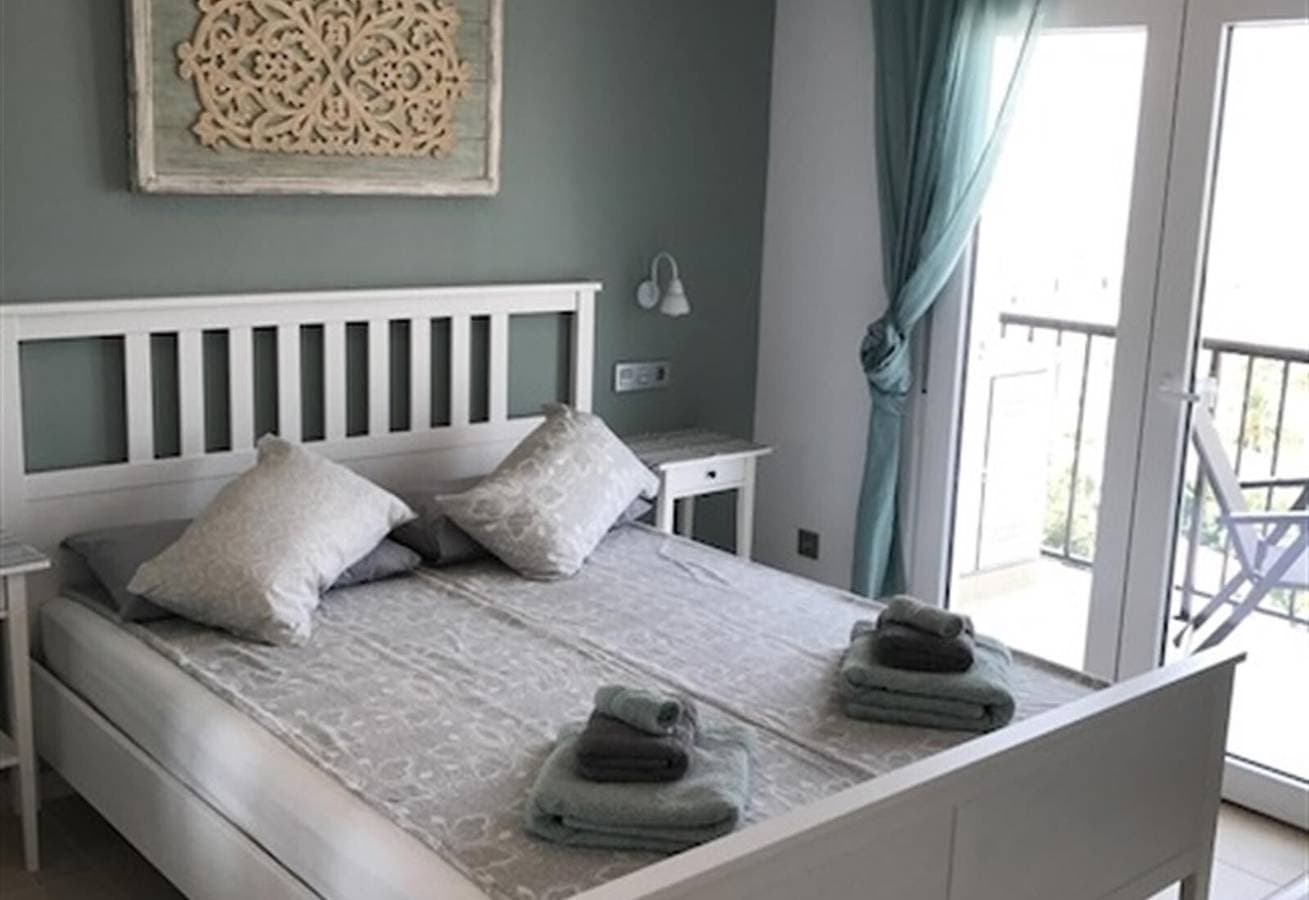 Foto 9 von 15: Wunderschöne Ferienwohnung 'Capri' mit Blick über Nerja und das Meer, Balkon, WLAN und Klimaanlage