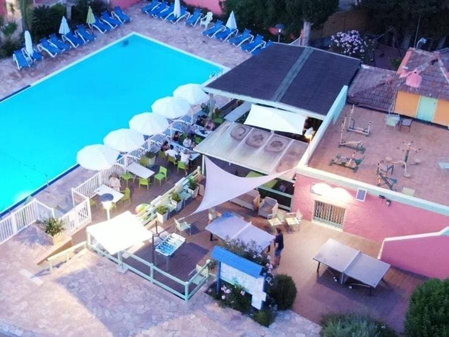Foto 11 von 43: Camping Les Lauriers Roses - Unterkunft 2 personen - Coco Sweet Duo (ohne Sanitäranlagen)