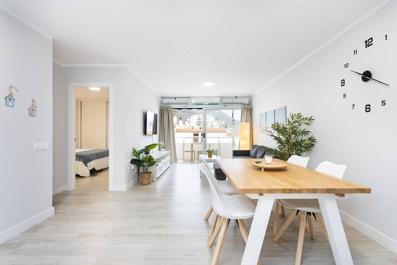 Foto 8 von 28: Ferienwohnung für 4 Personen mit Terrasse