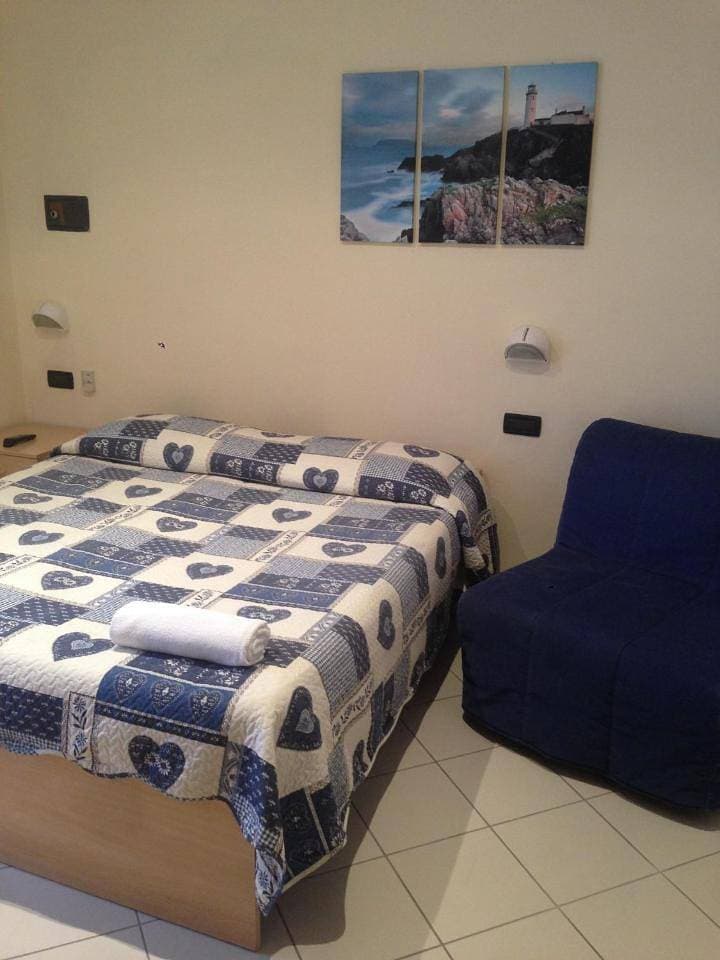 Foto 6 von 13: Economy Double Room