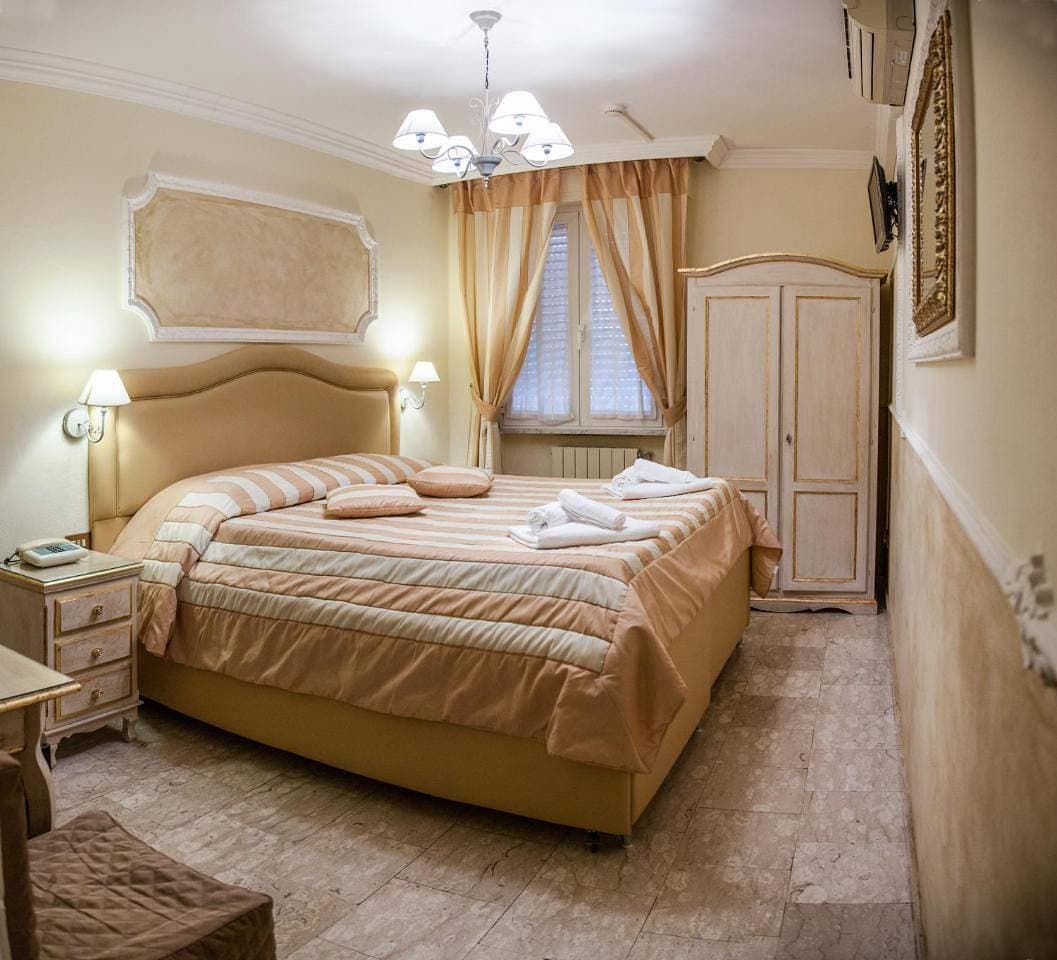 Foto 9 von 19: Double Room - Annex - Ground Floor
