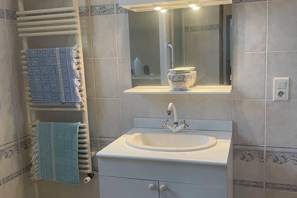 Foto 6 von 28: Au Cœur de la Provence Superbe Maison de 230m2jardin 2500m2 Jacuzzi11 Couchages