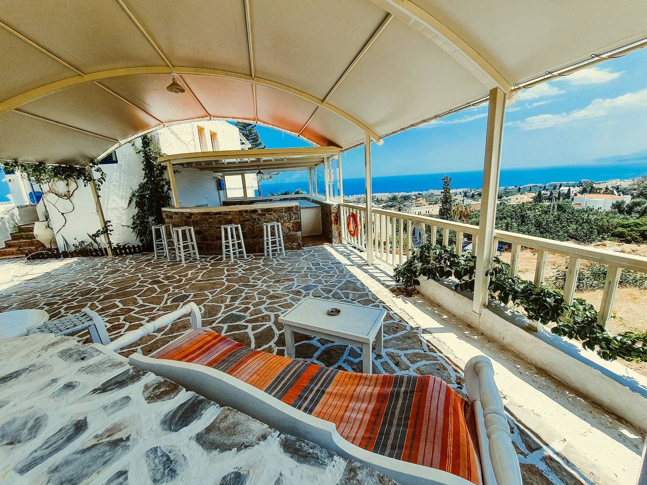 Foto 3 von 24: Geräumiges Zimmer in Creta für 3 Personen, mit Klimaanlage, Pool und Natur