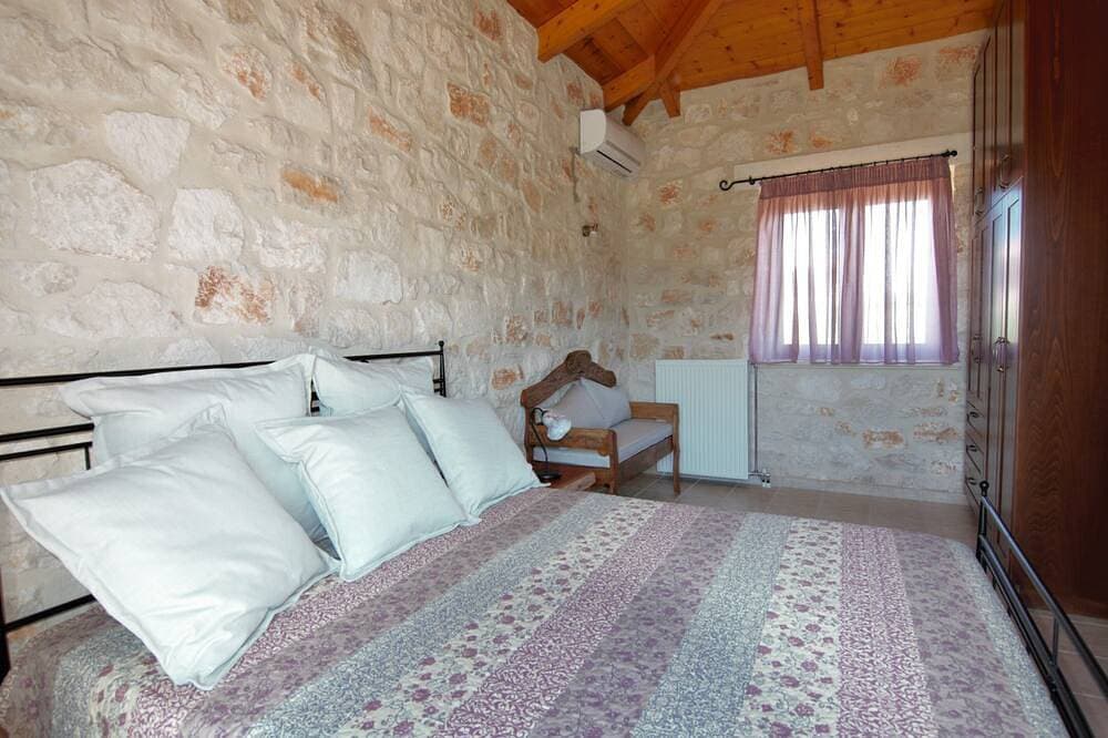 Foto 2 von 10: Rosemary Cottage, Lioriza Houses Zakynthos