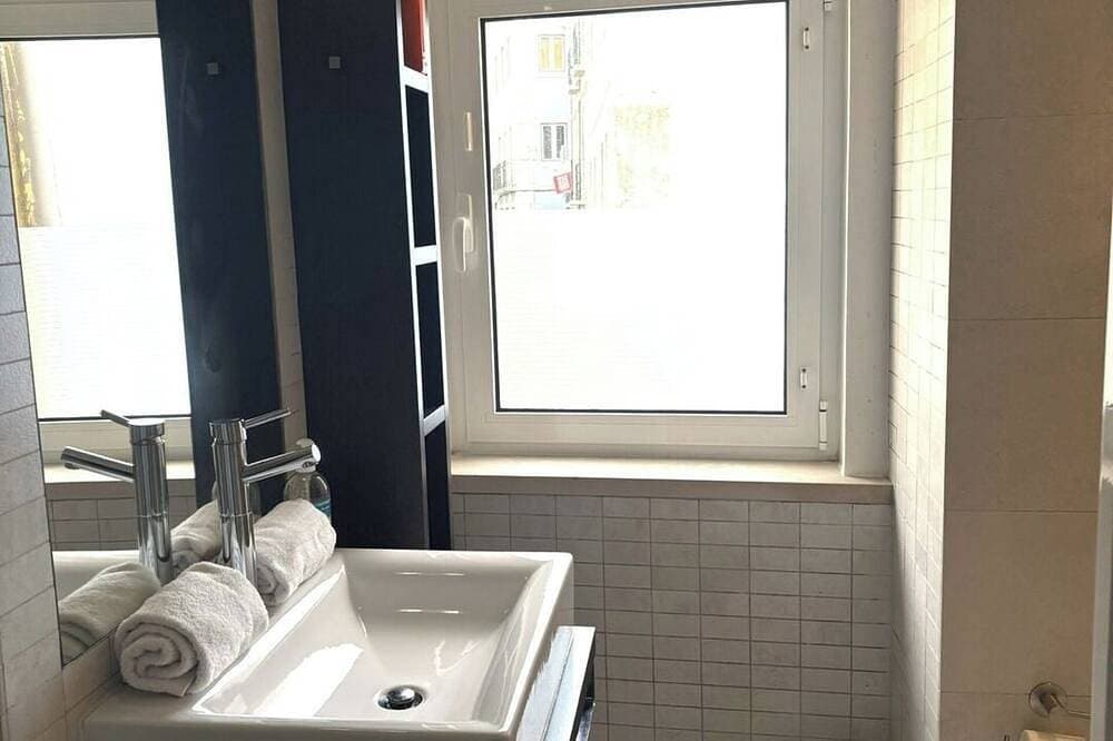 Foto 2 von 30: Lisbon, Fabulous T2 apartment w/ balcony in Rossio