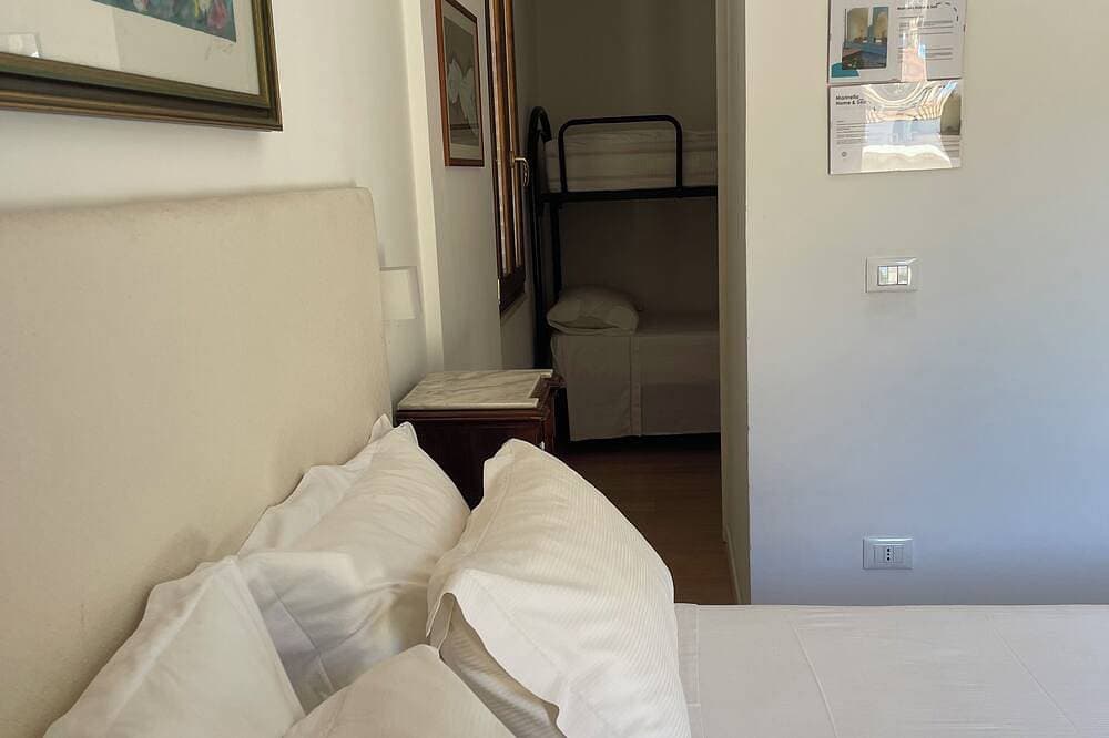 Foto 5 von 30: Marinella Home & Sea: Terrace with Ocean View & Comfort in Sferracavallo (Sleeps 8)