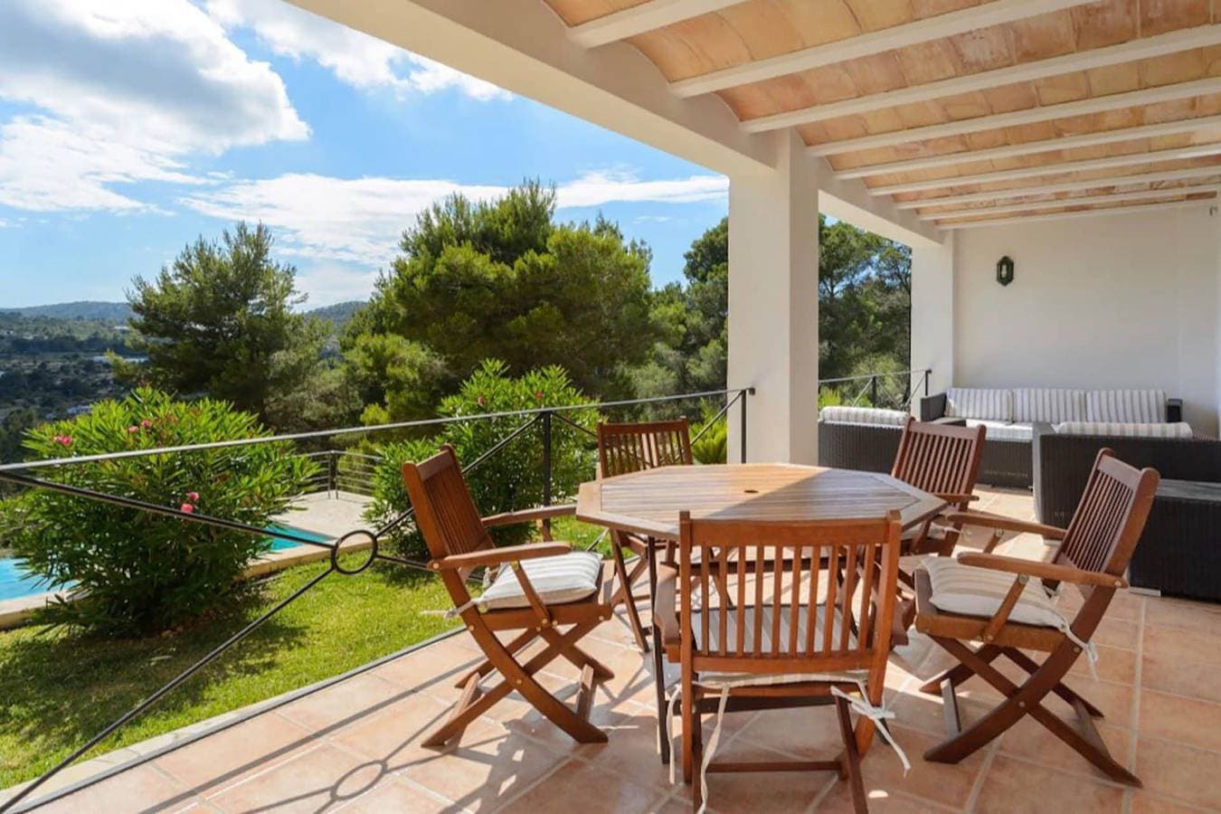 Foto 8 von 22: Villa für 6 Personen mit Balkon