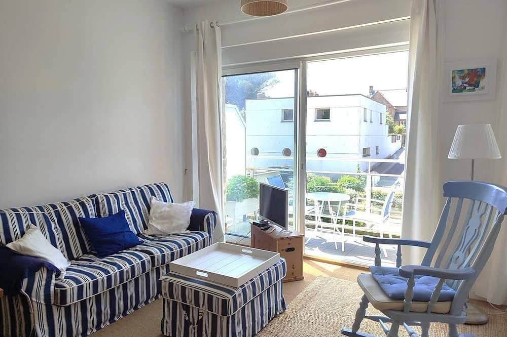 Beautiful sea view duplex in a residence facing the Coz beach in Tregastel 1