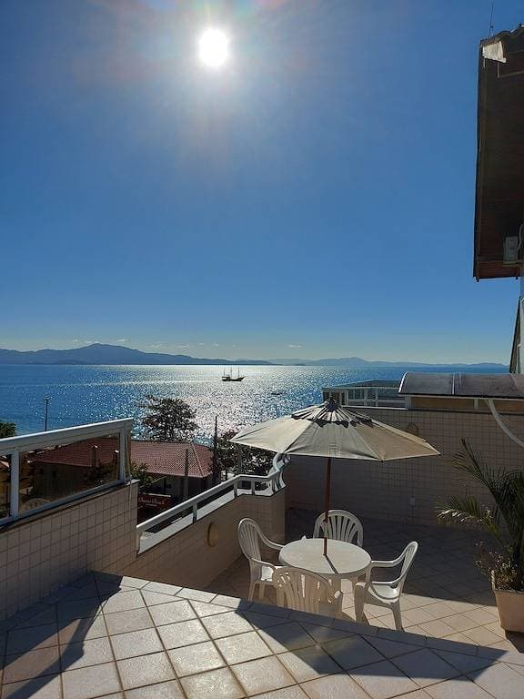 Foto 7 von 22: Penthouse mit Pool, Grill und herrlichem Meerblick.