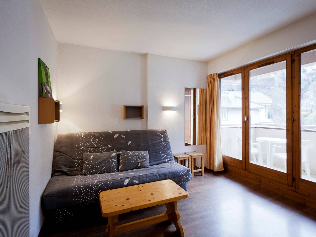Foto 9 von 23: Gemütliches Studio mit Balkon und WiFi in Brides