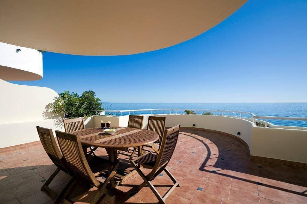 Foto 6 von 27: Ferienwohnung für 7 Personen mit Terrasse