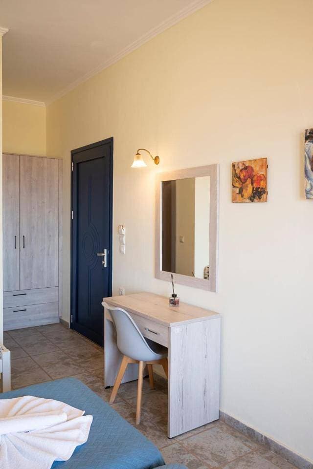 Foto 10 von 27: Standard Double or Twin Room with Sea View