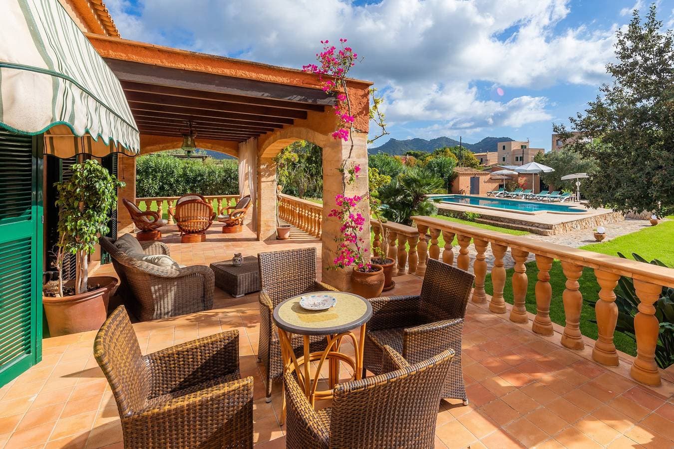 Foto 9 von 37: Rustikales Ferienhaus Es Fasser mit Pool, Garten, Terrassen & WLAN; Parkplätze und Garage vorhanden