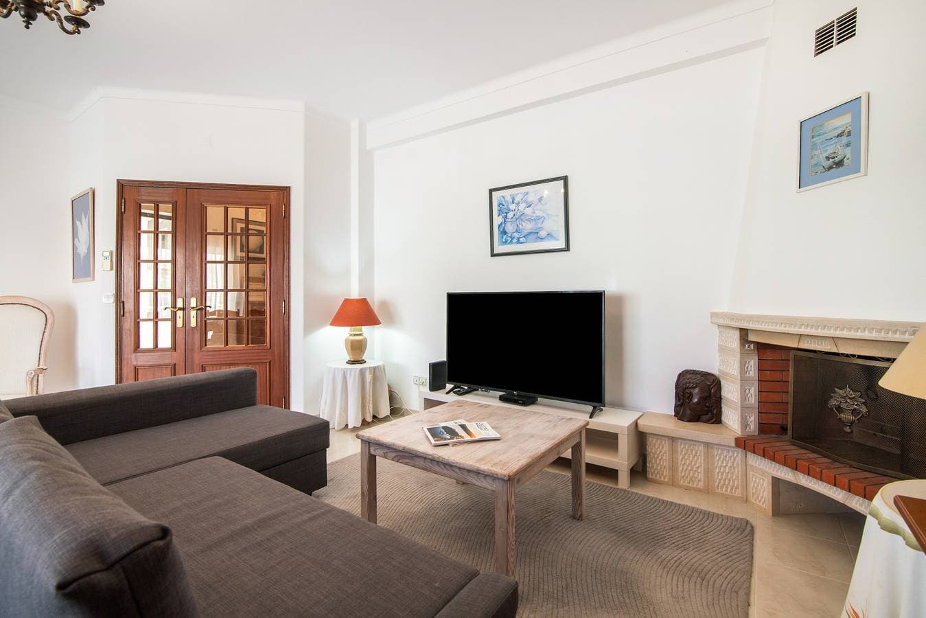 Foto 3 von 35: Villa „Alcaria Grand House“ mit privater Terrasse, WLAN und Klimaanlage