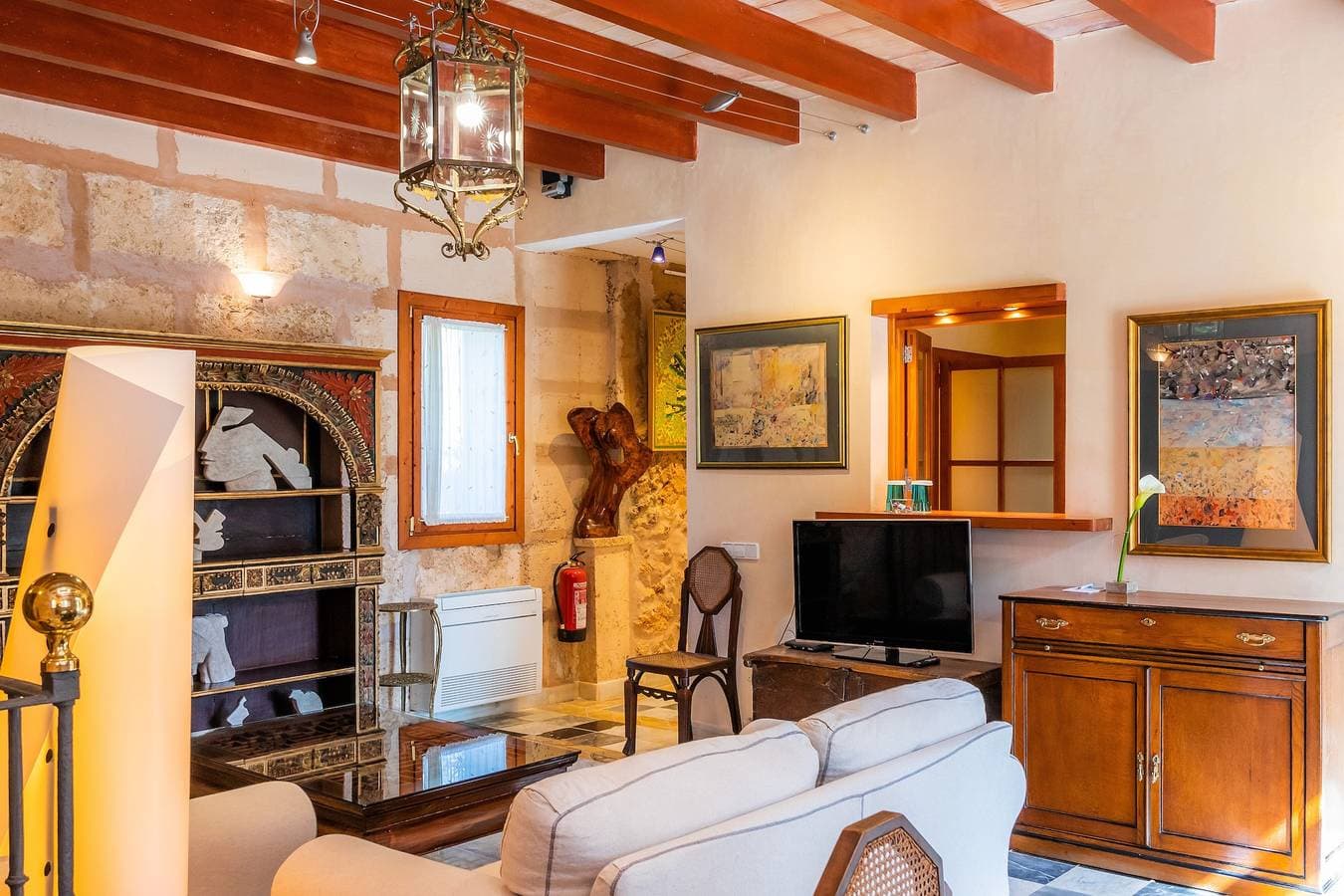Foto 7 von 31: Villa Es Revellar mit Sonnenterrasse und Restaurant im Agrotourismus